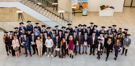 HDBW Graduation Ceremony 2019 - Graduates in the Brainlab Foyer
