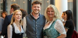 Graduation Ceremony 2025 HDBW Munich - Graduates with families and friends
