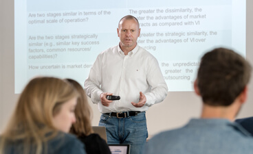 Lecturers at HDBW - Professor during a lecture