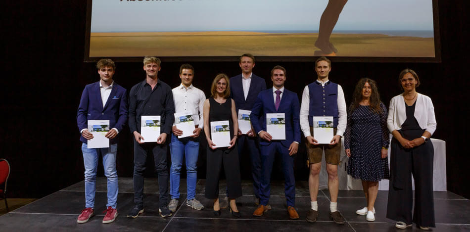 HDBW Graduation Ceremony 2022 Wappenhalle - Graduates Business Informatics