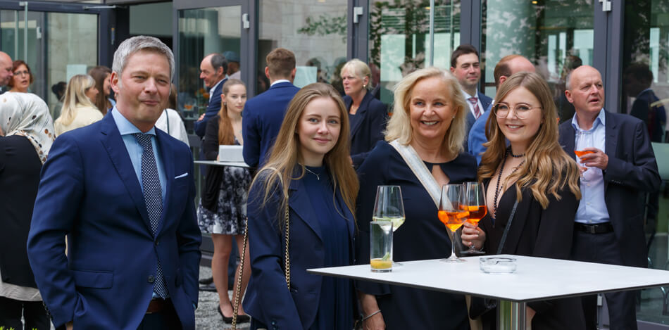 HDBW Graduation Ceremony 2022 Wappenhalle HDBW Graduation Ceremony 2022 Wappenhalle - Reception Courtyard