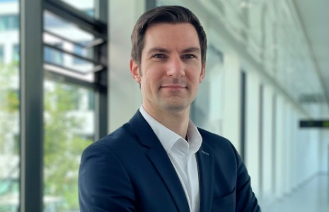 HDBW-Professor Dr. Stefan Pasch - Foto auf dem Campus